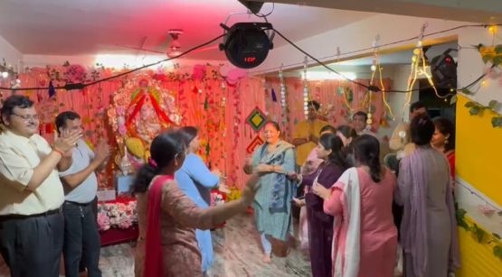 श्री गणेश जी की प्रतिमा का विसर्जन नाच गीत के साथ श्री गणेश महोत्सव का समापन